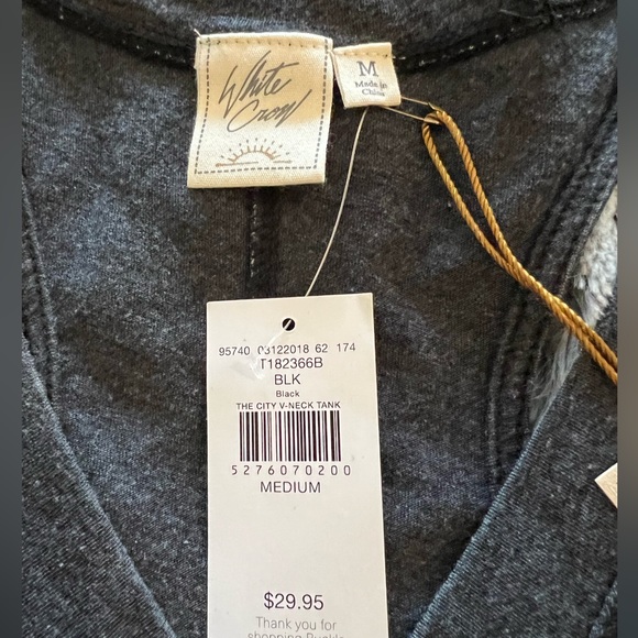 V neck tank top - Picture 2 of 3